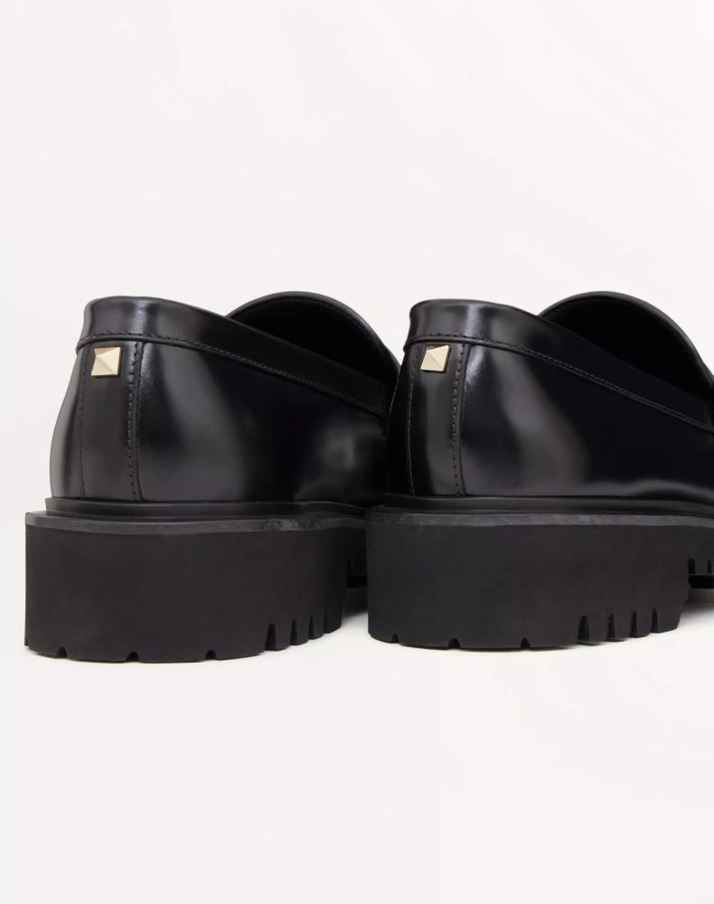 حذاء  valentino