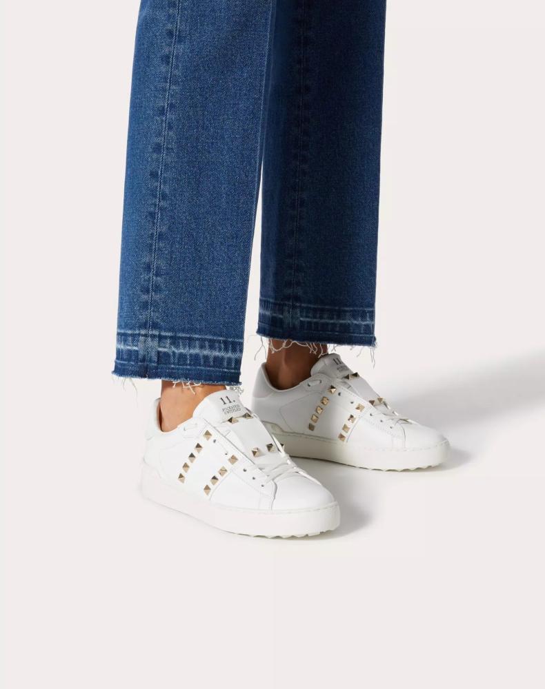 سنيكرز  valentino