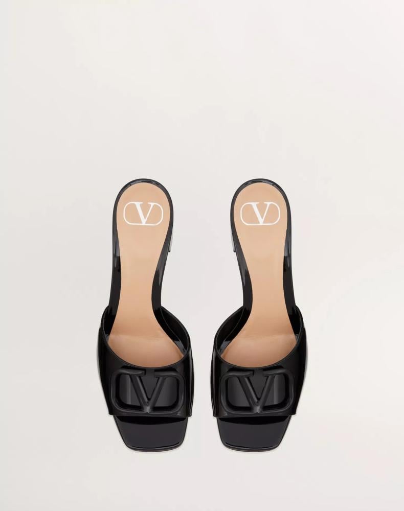 كعب valentino