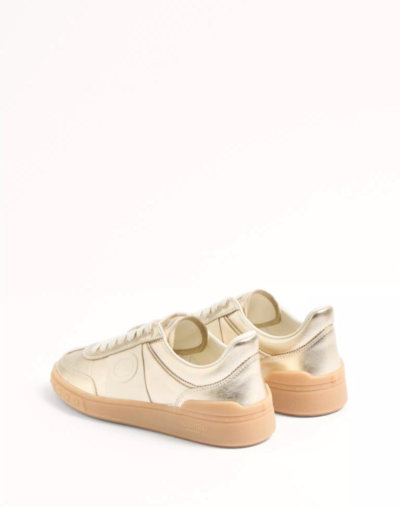 سنيكرز  valentino
