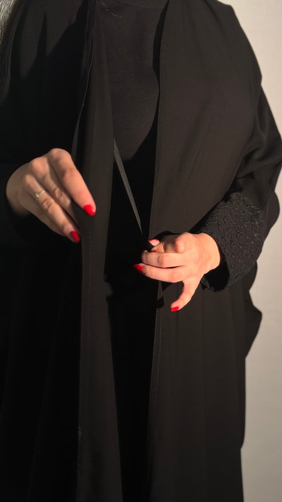 عباية مسره بشت M5
