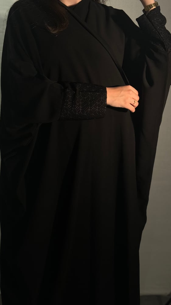 عباية مسره بشت M5