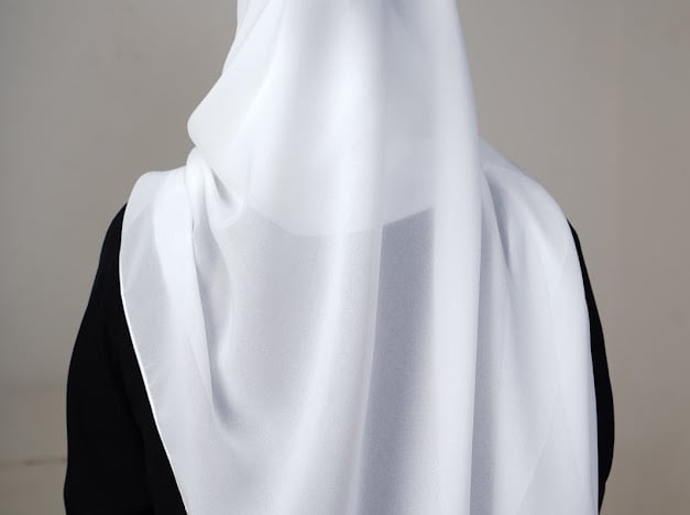 طرحة ربط (بيضاء)