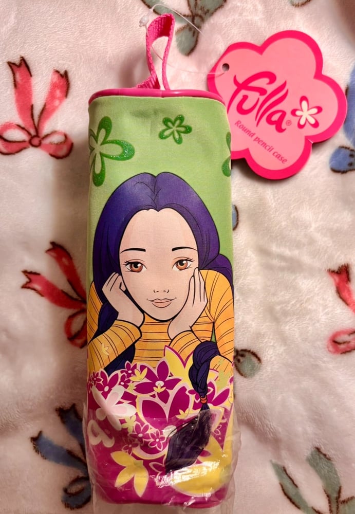 A stylish pen holder 2006