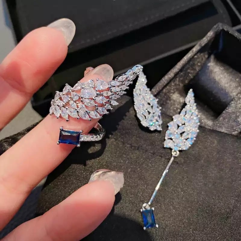 Angel wings ring