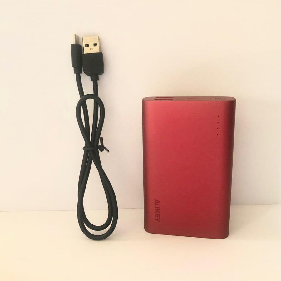 بطارية اوكي 10000mAh USB-C مع تقنية الشحن السريع3.0