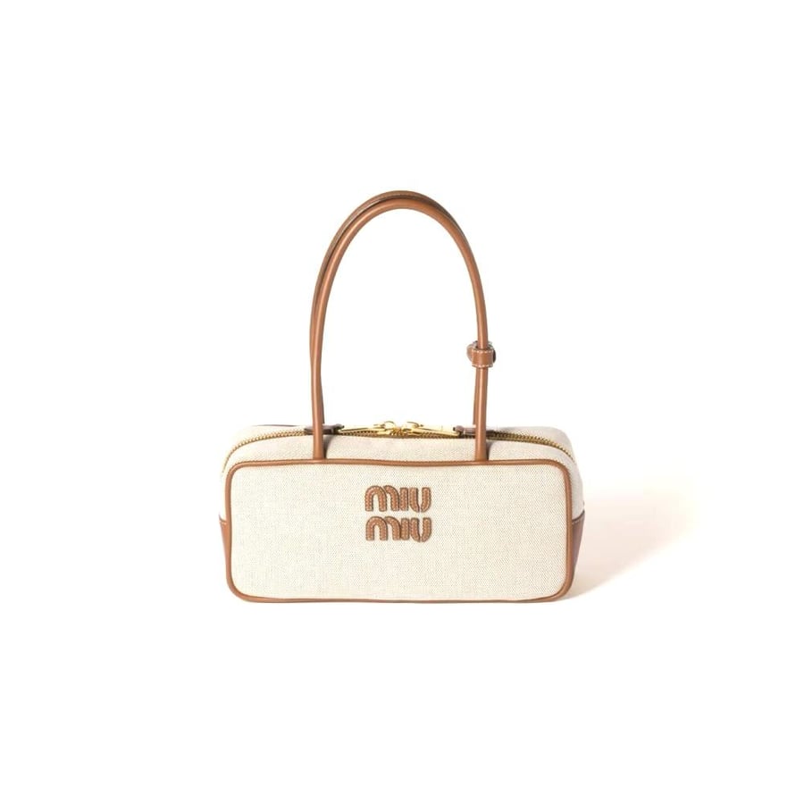 M M