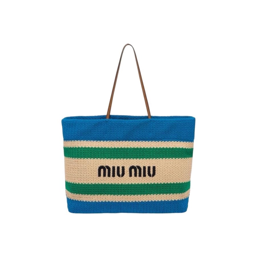 M M