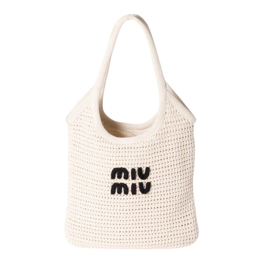 M M
