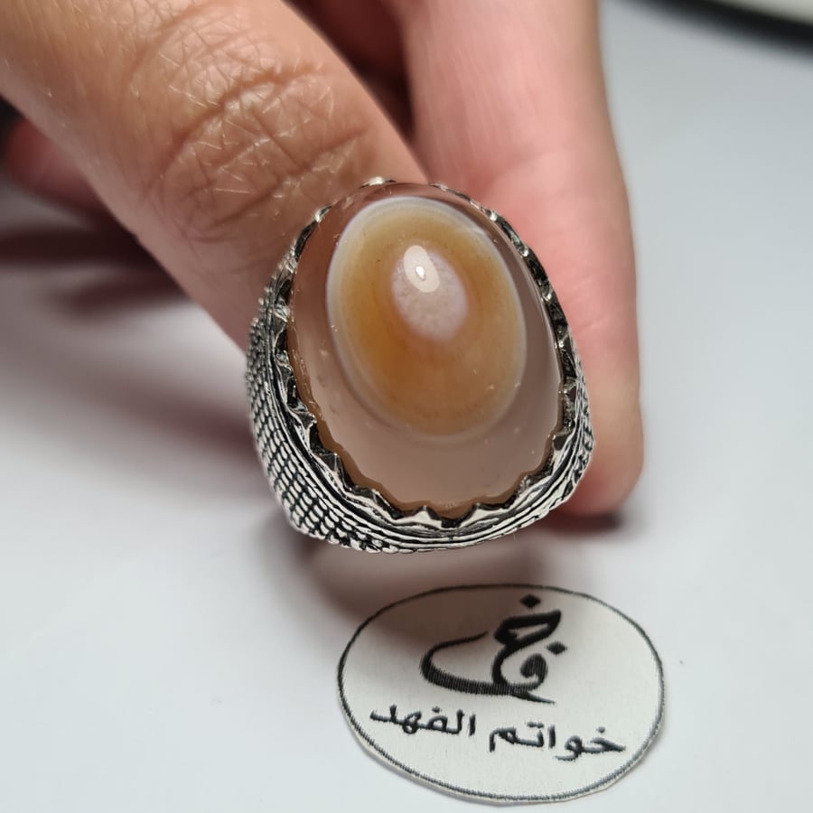 حجر كريم عقيق يمني طبيعي احجار كريمة مجوهرات ياقوت زفير زمرد الماس