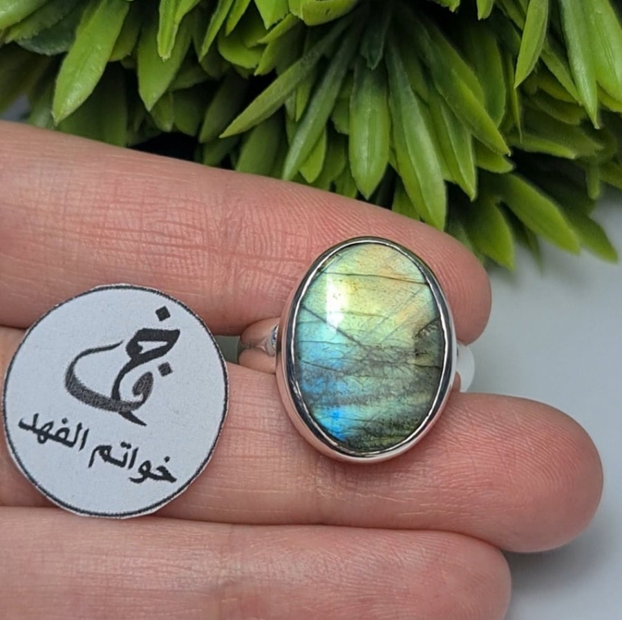 خاتم فضه ملكي بحجر الطاؤوس الطبيعي  النادر والمتوهج