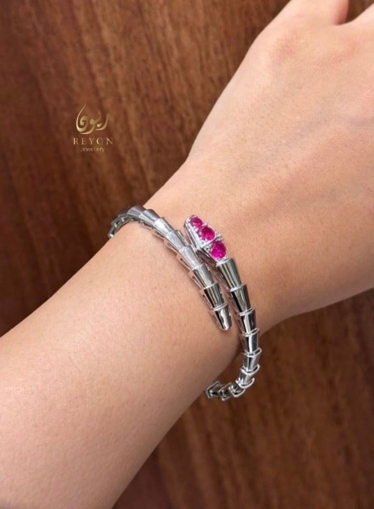 اسواره فضه مرصعه بالزيركون السويسري لون فوشي تصميم براند مقاس 17cm