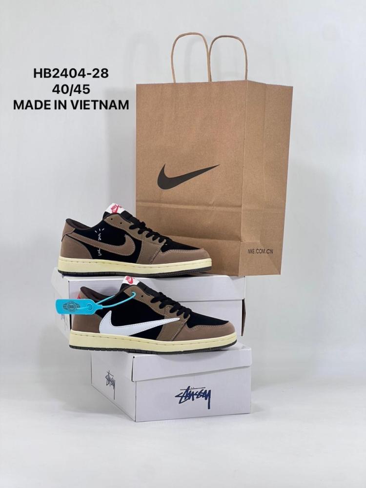 Men's sports shoes