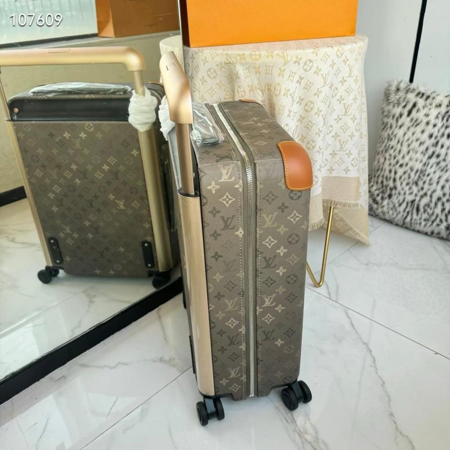 Louisi Vuitton trolley Horizon 55 لويس فيتونا حقيبة سفر