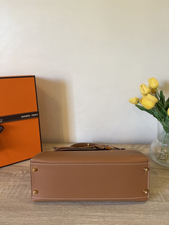 هيرميس (كيلي 32 هاردوير ذهبي ) Hermès (kelly 32)