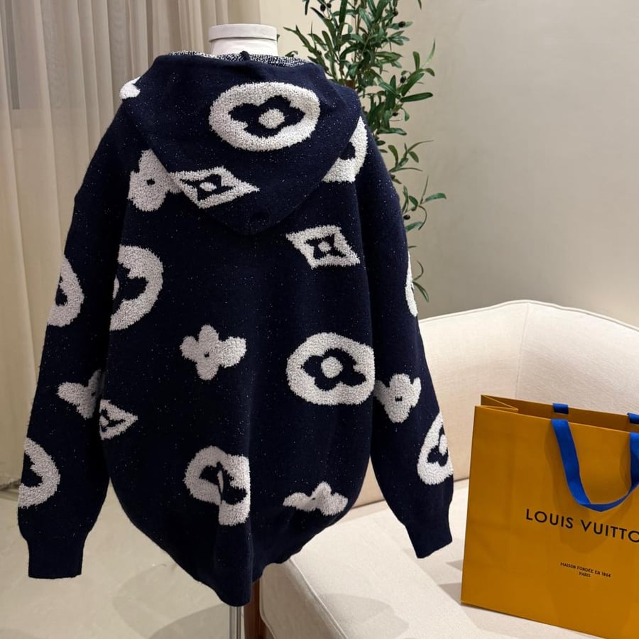 بلوفر Pullover