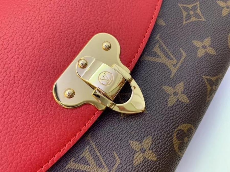 لويس فيتونا Louise Vuitton