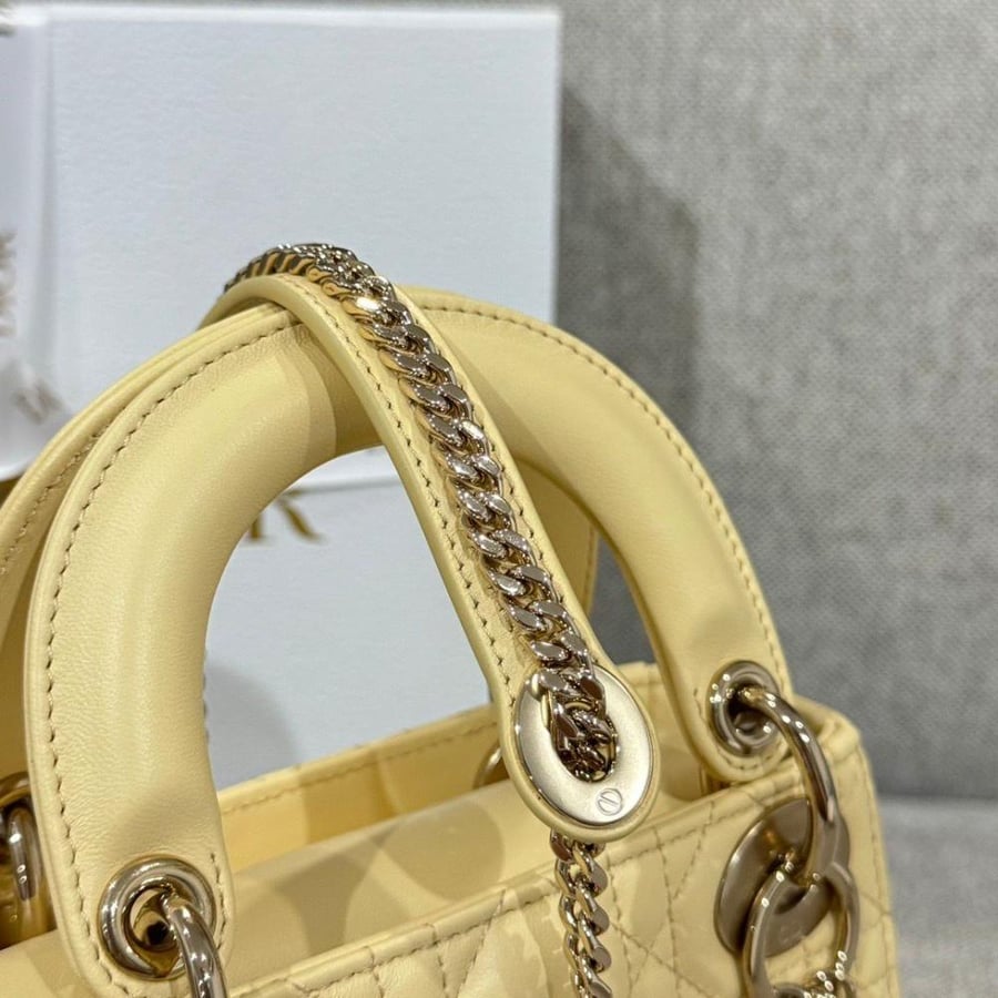 ليدي ديور 17 lady Dior ( هاردوير ذهبي )