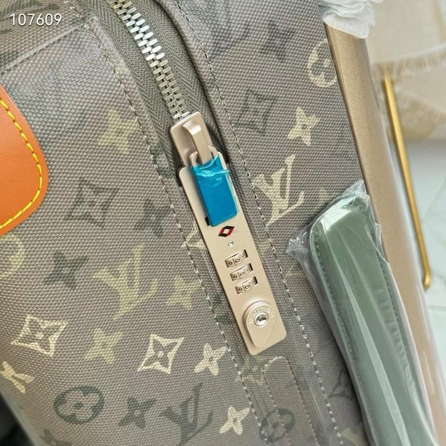 Louisi Vuitton trolley Horizon 55 لويس فيتونا حقيبة سفر