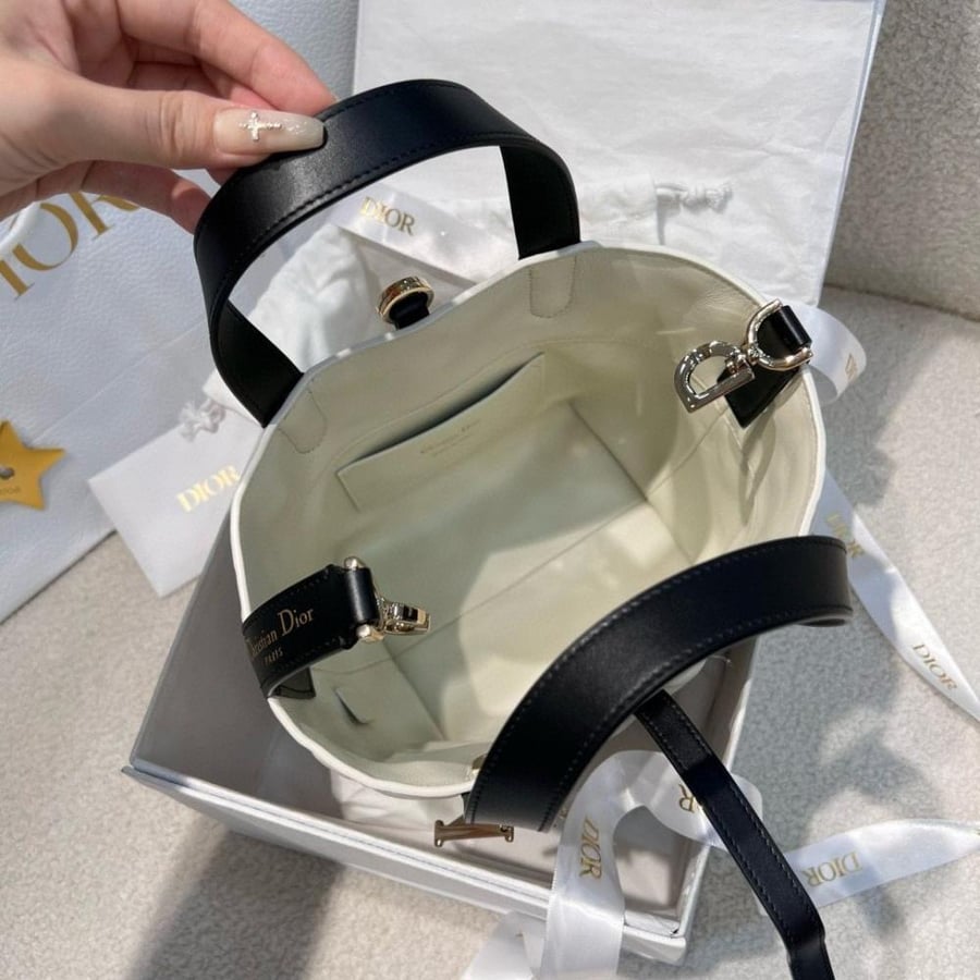 حقيبة اليد  توت Dior Toujours size 18