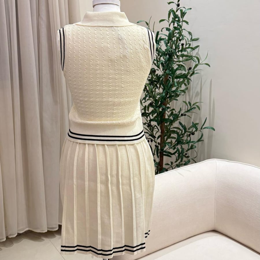 Blouse and skirt set
