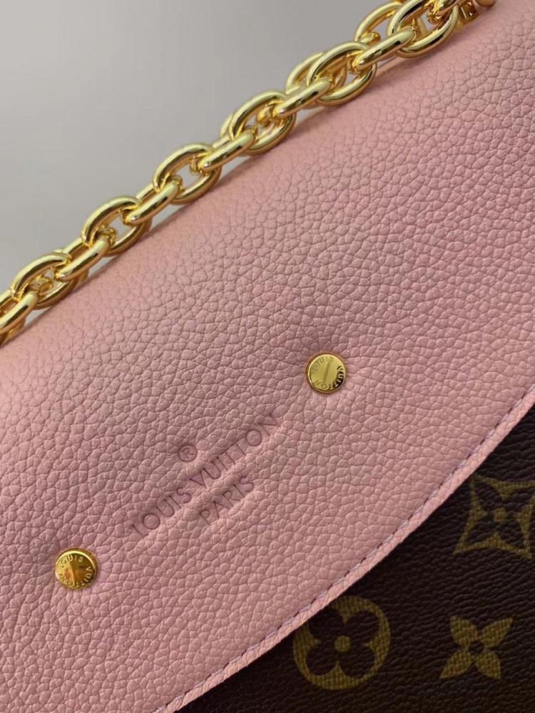 لويس فيتونا Louise Vuitton