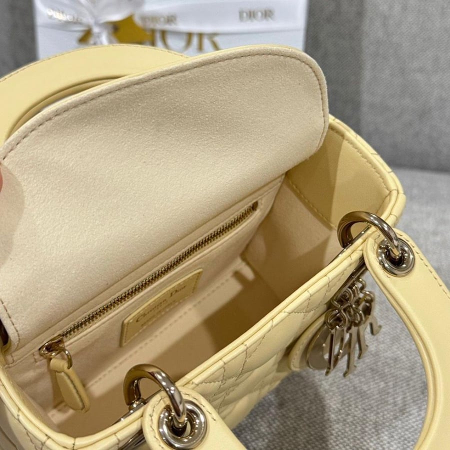 ليدي ديور 17 lady Dior ( هاردوير ذهبي )