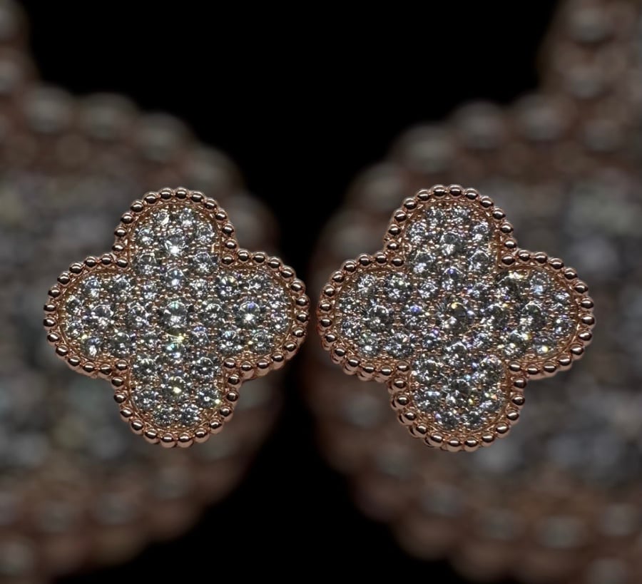 Van Cleef rose Van Cleef (plated accessory)