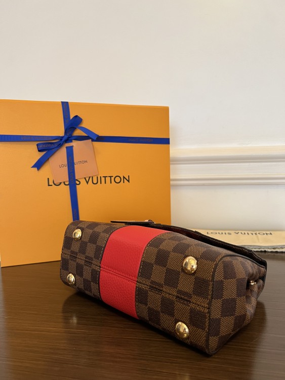 لويس فيتون LOUIS VUITTON