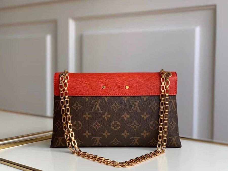 لويس فيتون (أحمر) Louis Vuitton