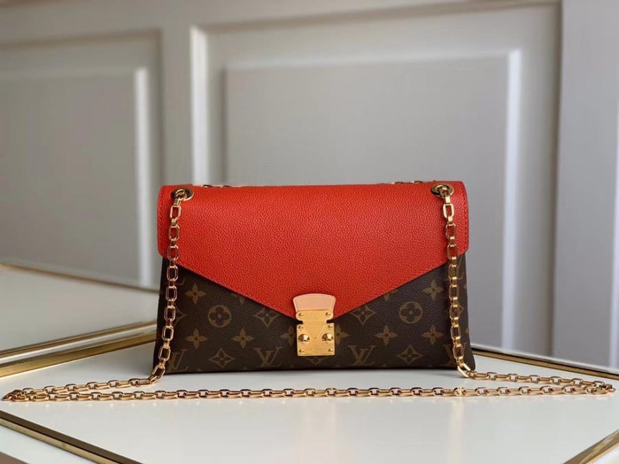 لويس فيتون (أحمر) Louis Vuitton