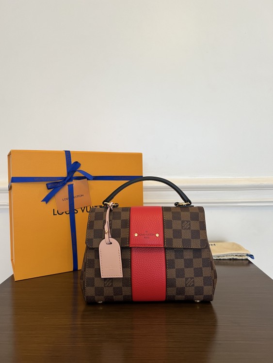 لويس فيتون LOUIS VUITTON