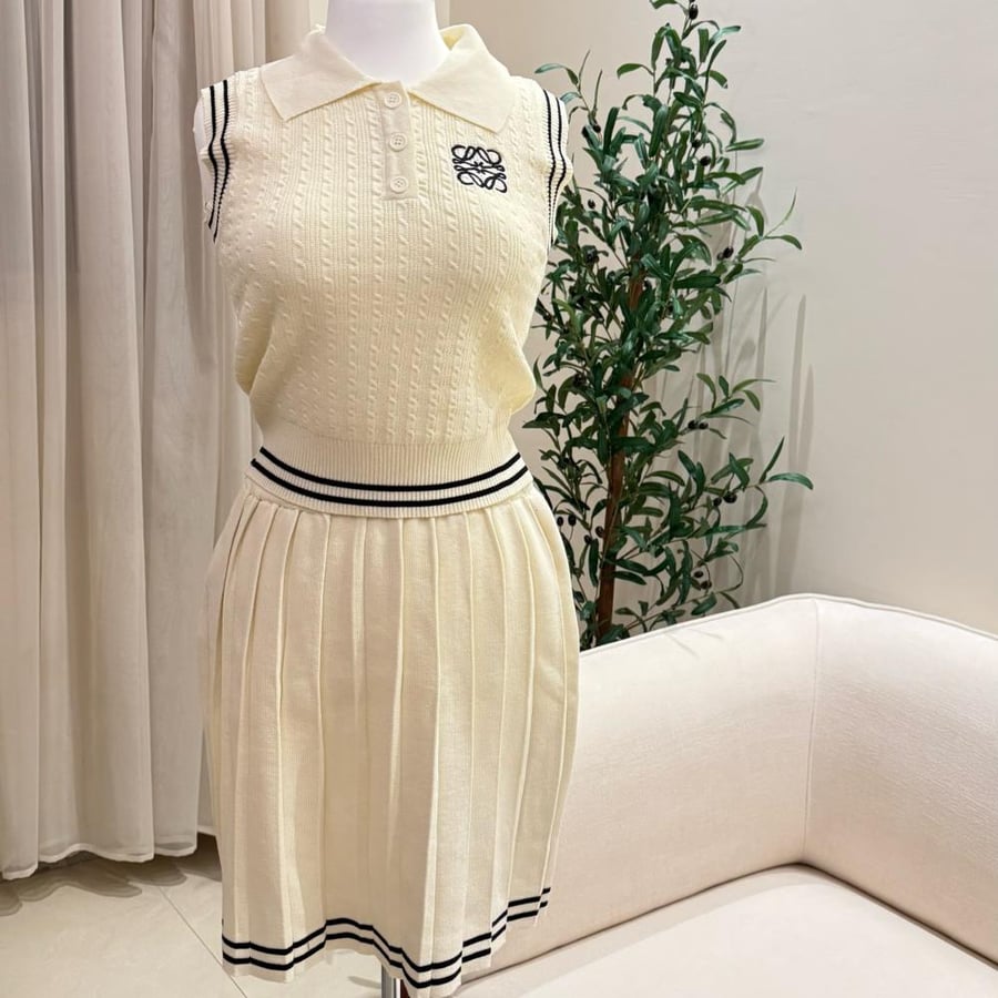 Blouse and skirt set
