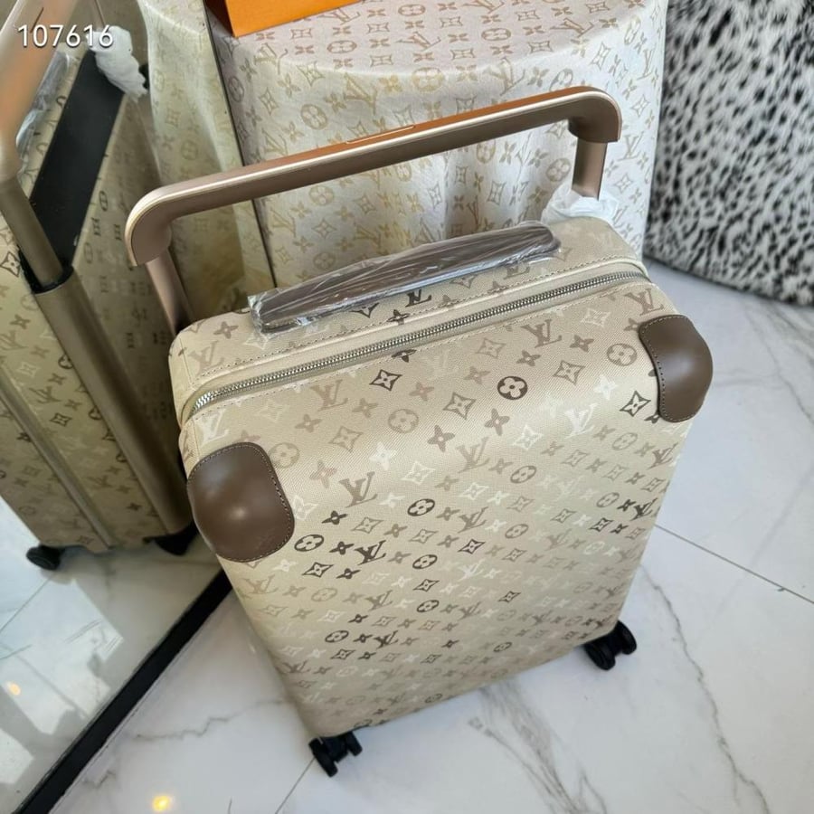 Louisi Vuitton trolley Horizon 55 لويس فيتونا حقيبة سفر