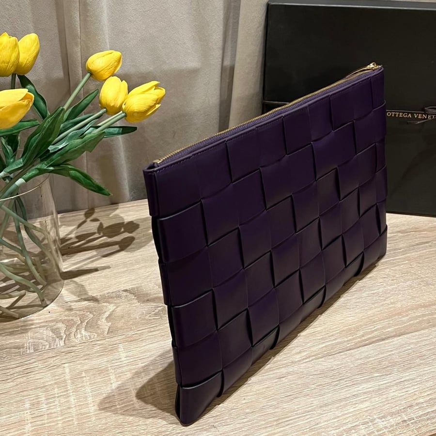 (بنفسجي ) بوتيقا BOTTEGA VENETA SIZE 36 cm