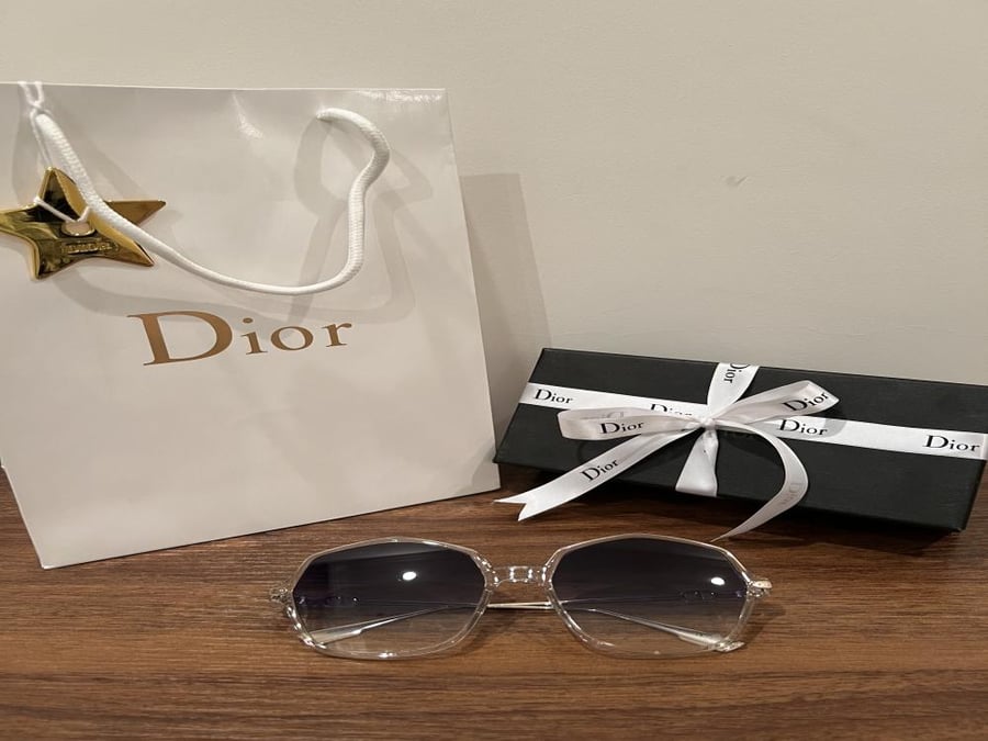 Dior (4-19)