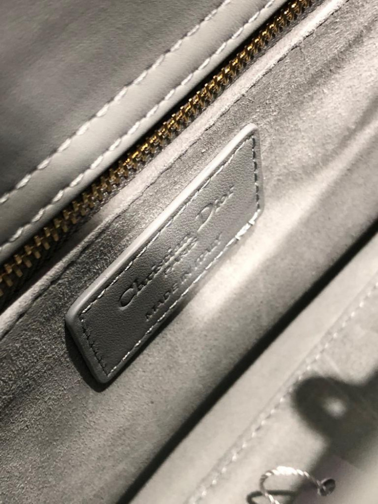 Lady Dior tramats size 20