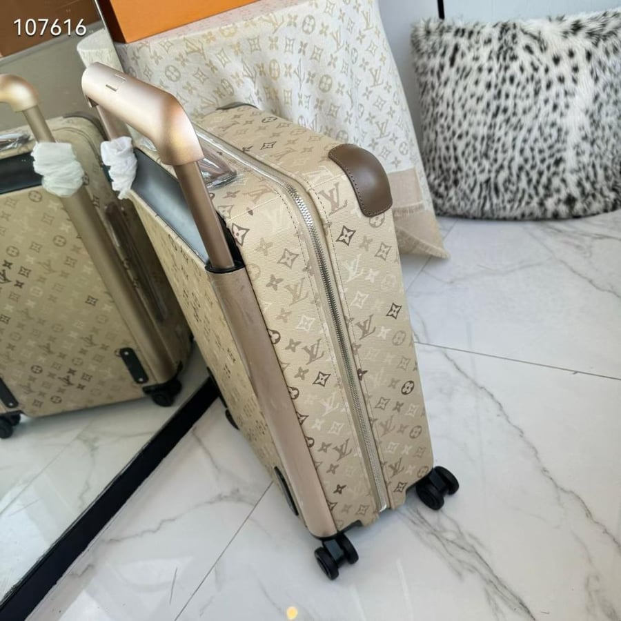 Louisi Vuitton trolley Horizon 55 لويس فيتونا حقيبة سفر