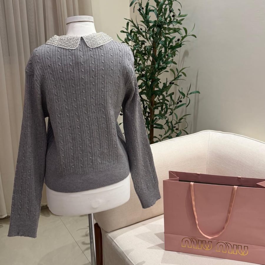 سويتر sweater
