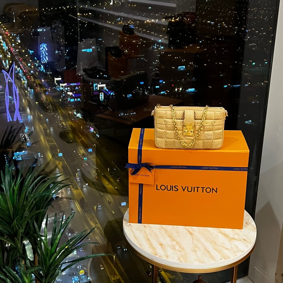 لويس فيتونا Louisi Vuitton
