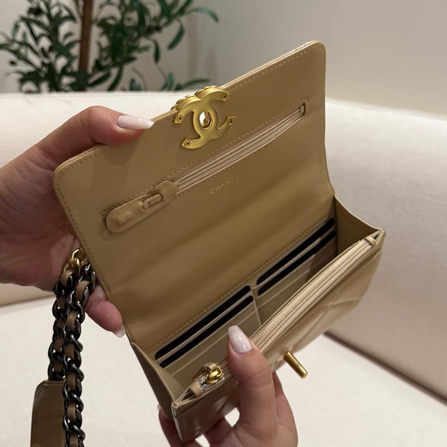 شانيل ناينتين مقاس ( 21 cm ) NINETEEN CHANEL