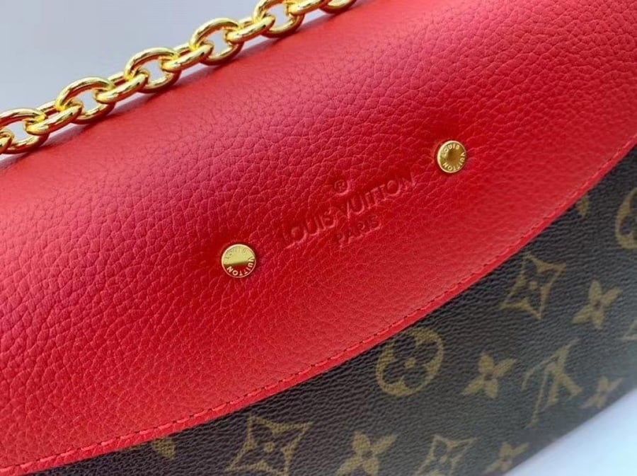 لويس فيتونا Louise Vuitton