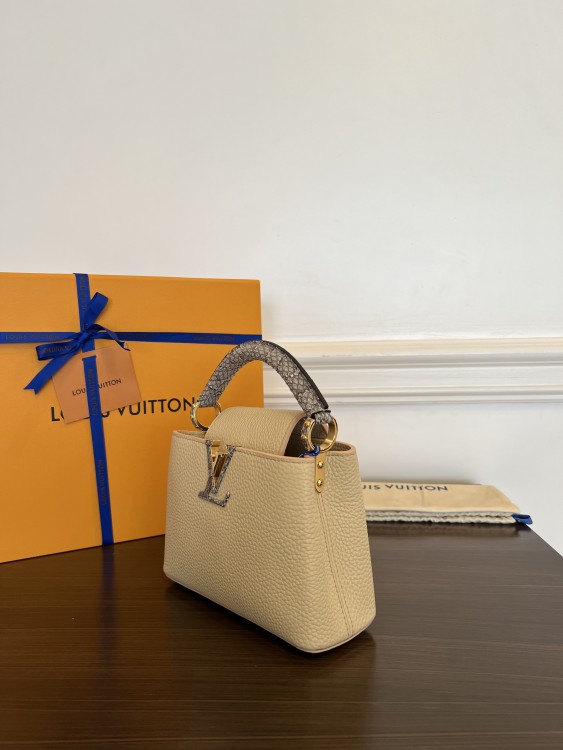 Louisi Vuitton Capucin 21cm لويس فيتونا