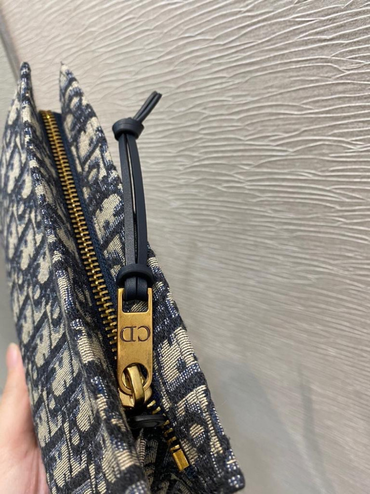ديور Dior باوتش