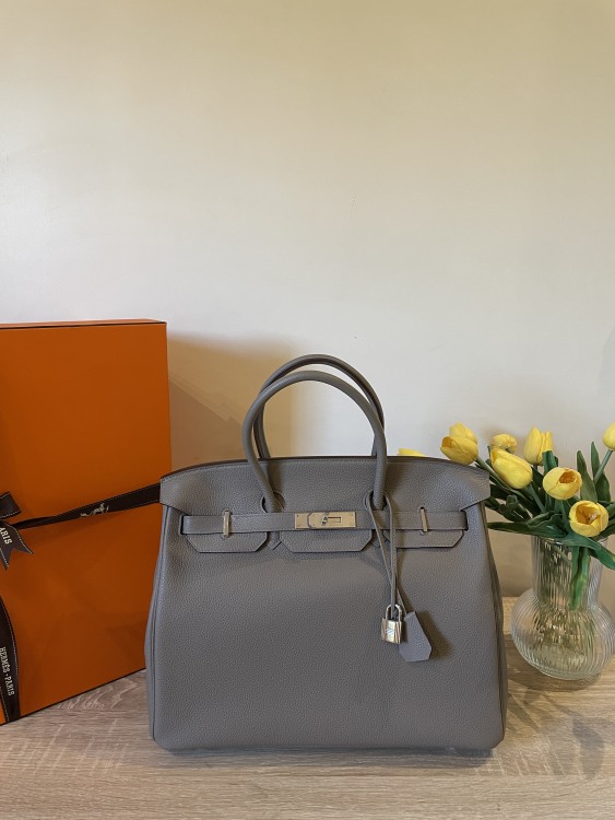 هيرميس (بيركن 35 هاردوير فضي  ) Hermès (Birkin 35)