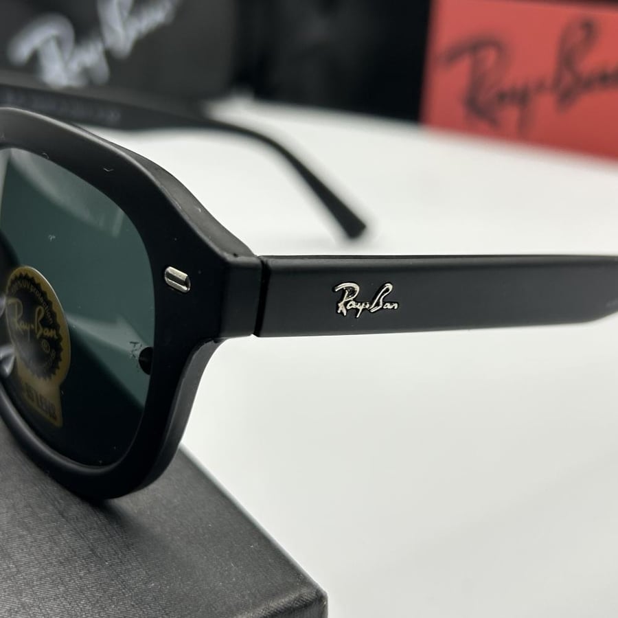 Ray Ban