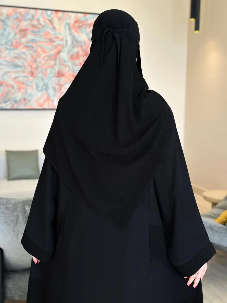 عبايه 121مع نقاب وطرحه مجاناً