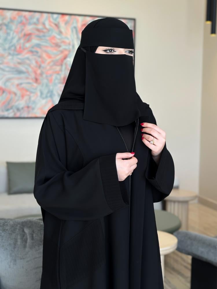 عبايه 121مع نقاب وطرحه مجاناً