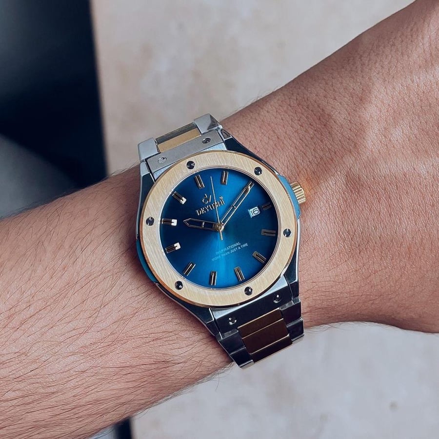 DeFushi watch for travelers