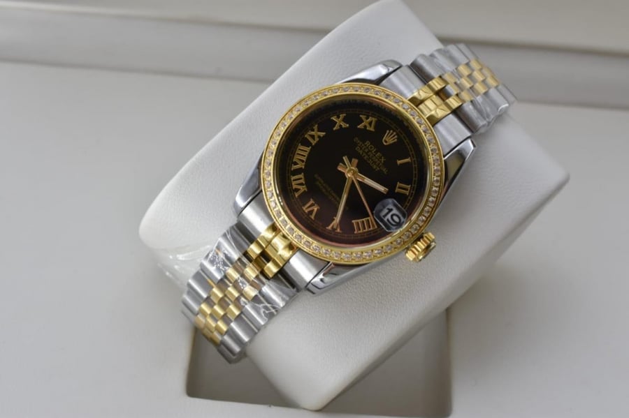 Women's Rolex watch, first class, battery, price 230, with an elegant box